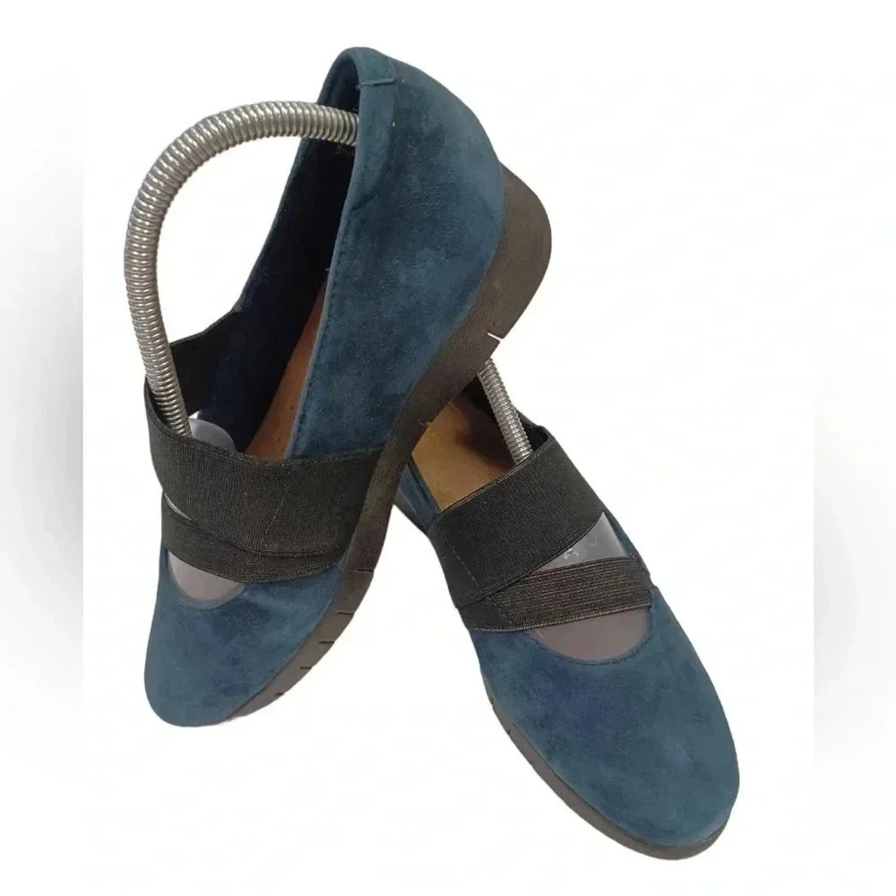 Clarks Artisan Blue Suede Stretch Strap Slip On Shoes Size 9.5M